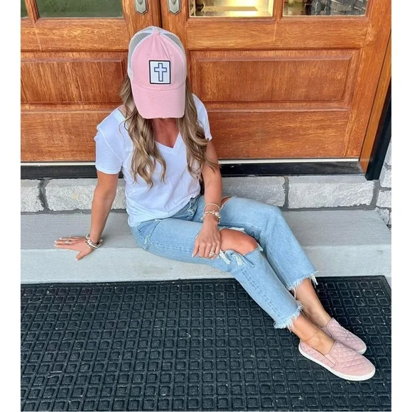 NEW Faith Cross Hat ✝️ - Picture 8 of 9